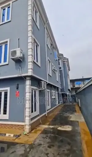 3bdrm Block of Flats in Olusosun Bus Stop, for sale