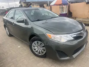 Toyota Camry 2012