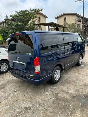 Toyota HiAce 2012 Blue