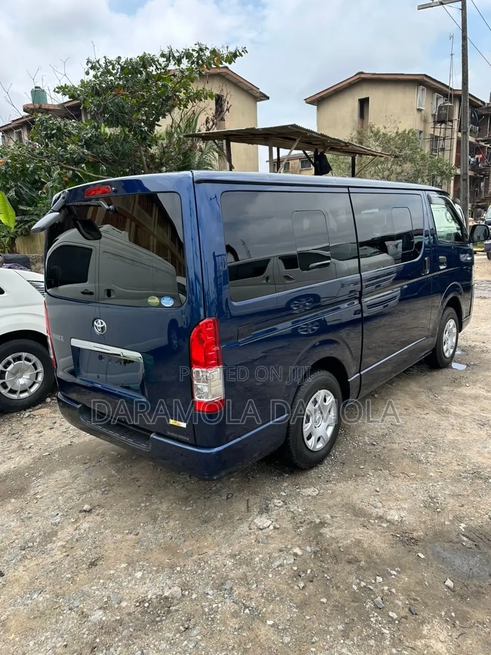 Toyota HiAce 2012 Blue