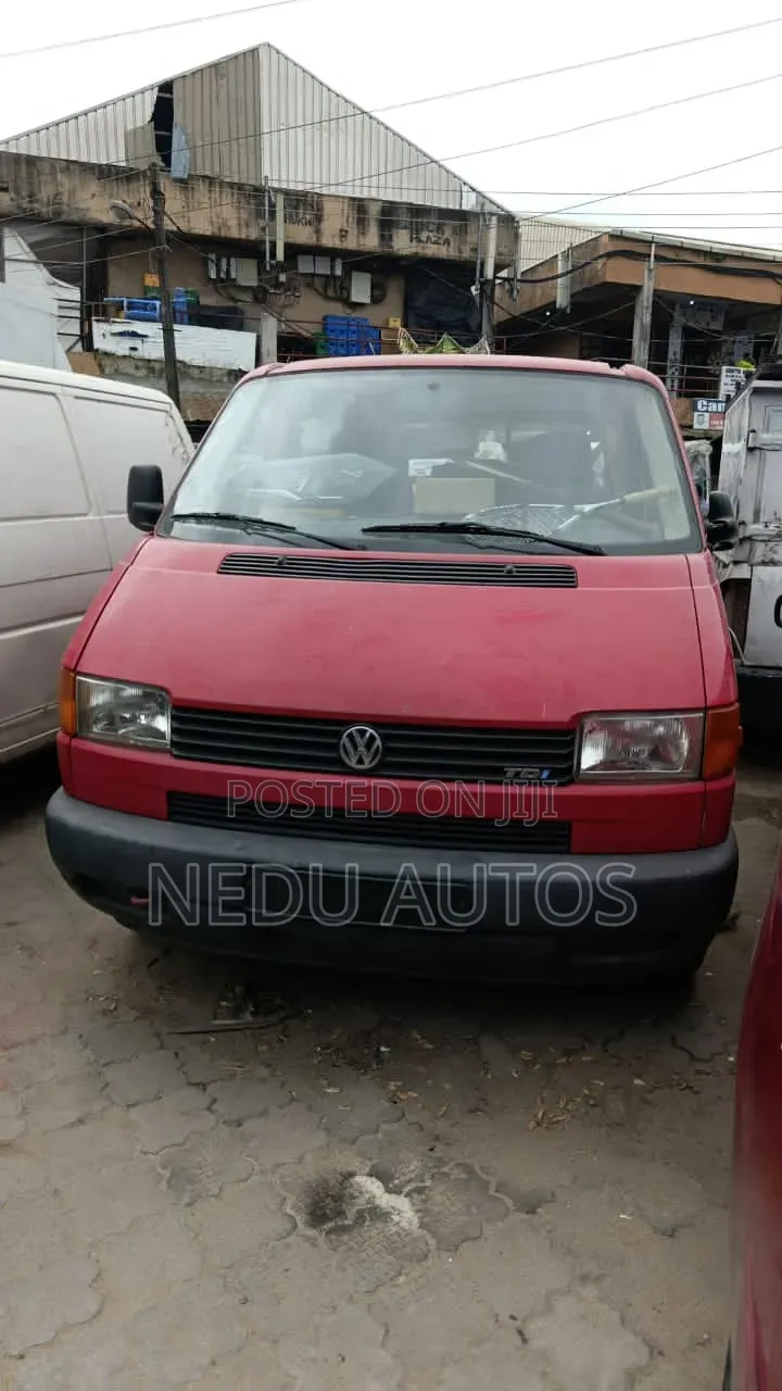 Volkswagen Transporter 2004 Red