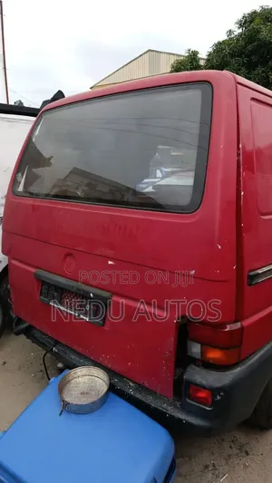Volkswagen Transporter 2004 Red
