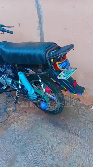 TVS HLX Plus ES 2025 Black