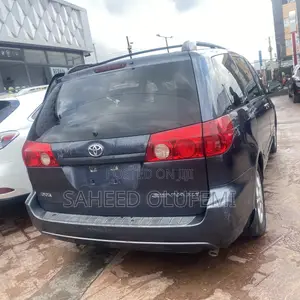 Toyota Sienna 2006 Gray