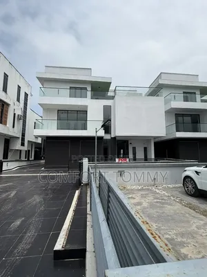 5bdrm Duplex in Lekki Phase 2 for sale