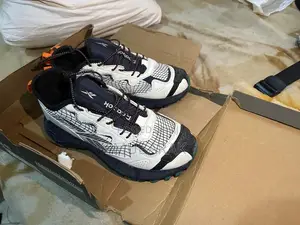 Original Reebok Trail Sneakers – Off White/Black