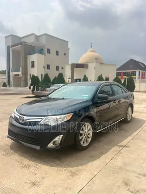 Toyota Camry XLE 4dr Sedan w/Prod. End 11/13 (2.5L 4cyl 6A) 2014 Black