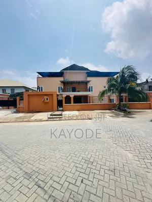 1bdrm Apartment in Lekki Phase 1 for rent