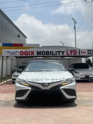 Toyota Camry 2021 White
