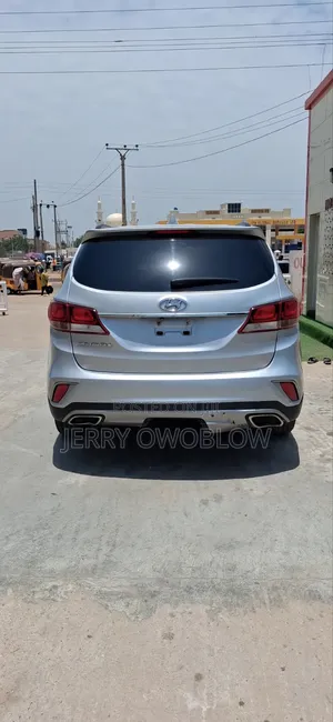 Hyundai Santa Fe 2017 Silver