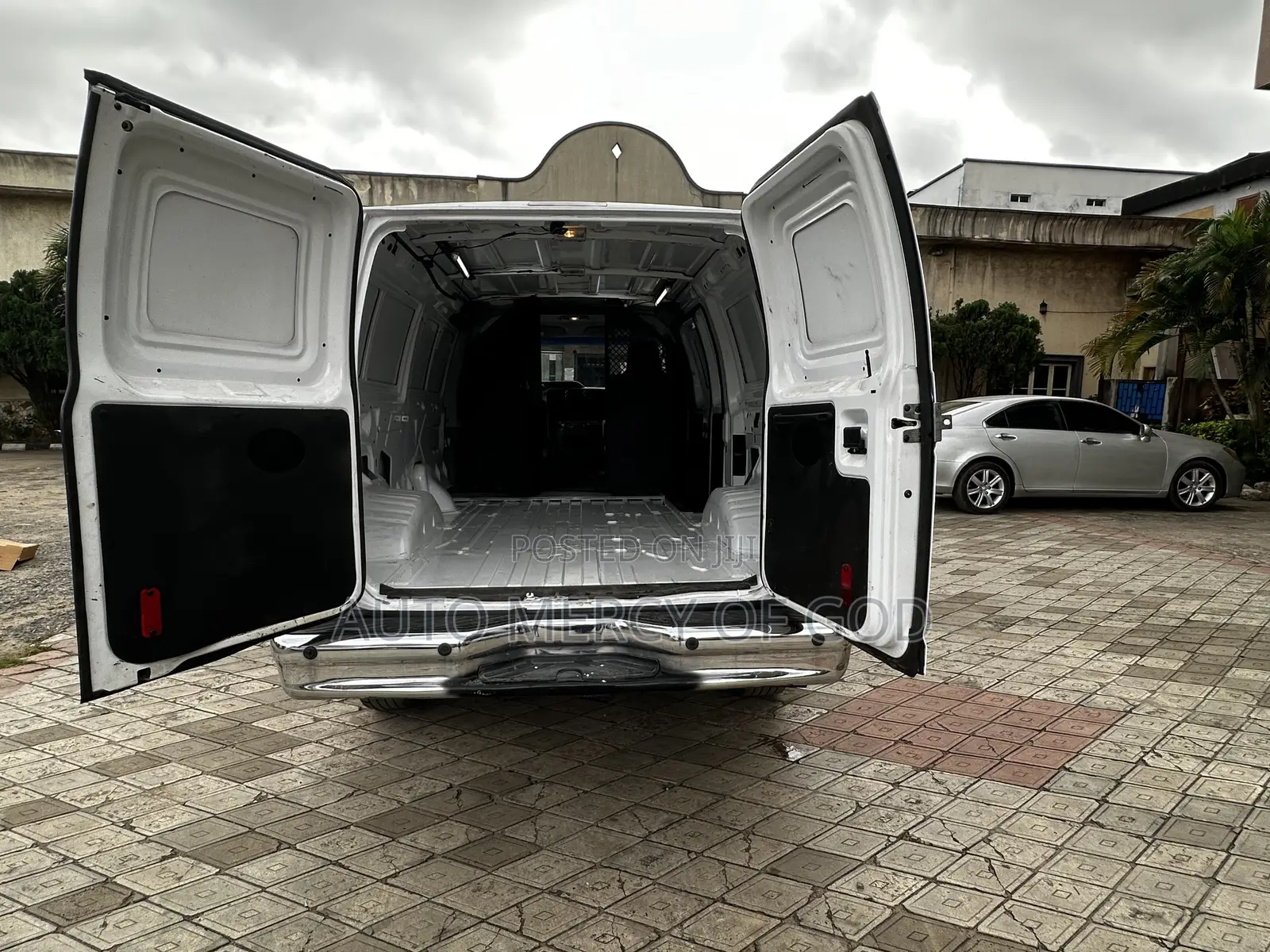 Ford E350 2014 White