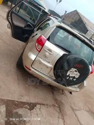 Toyota RAV4 2008 Gold