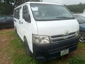 Toyota HiAce 2010 White