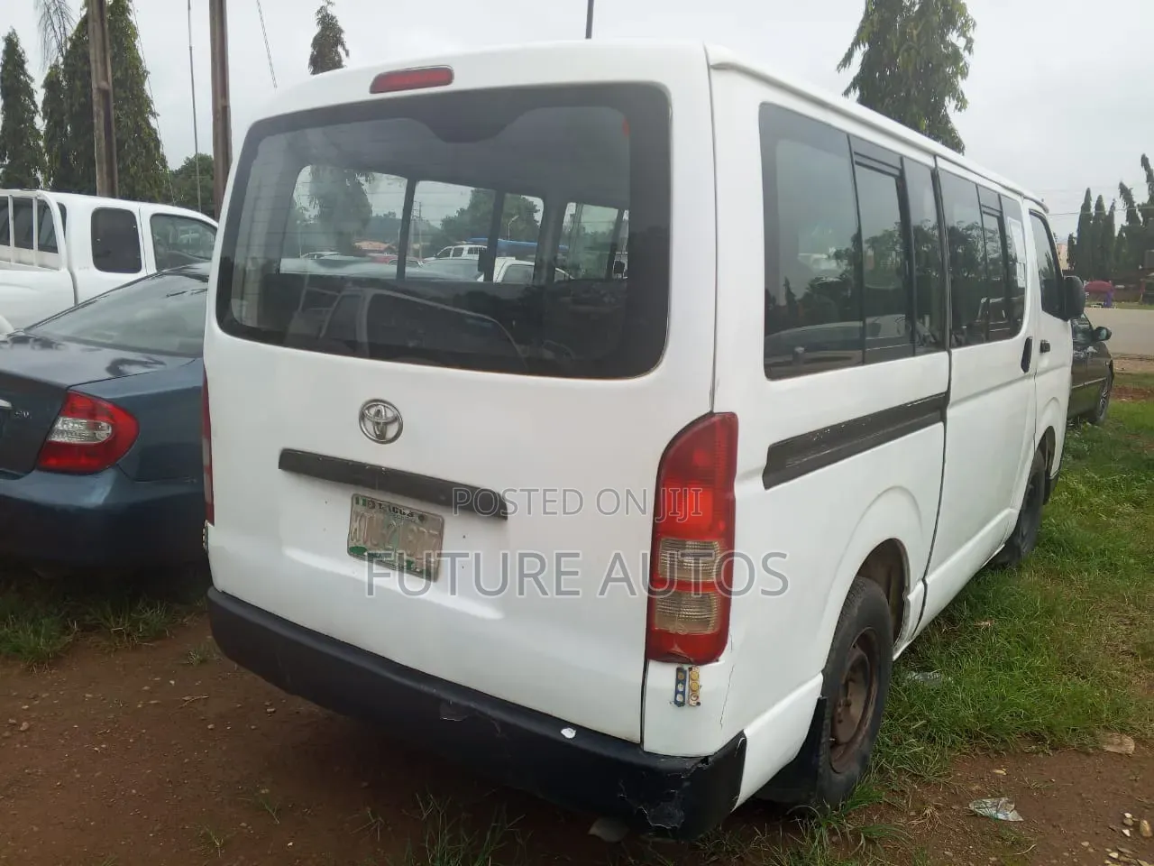 Toyota HiAce 2010 White