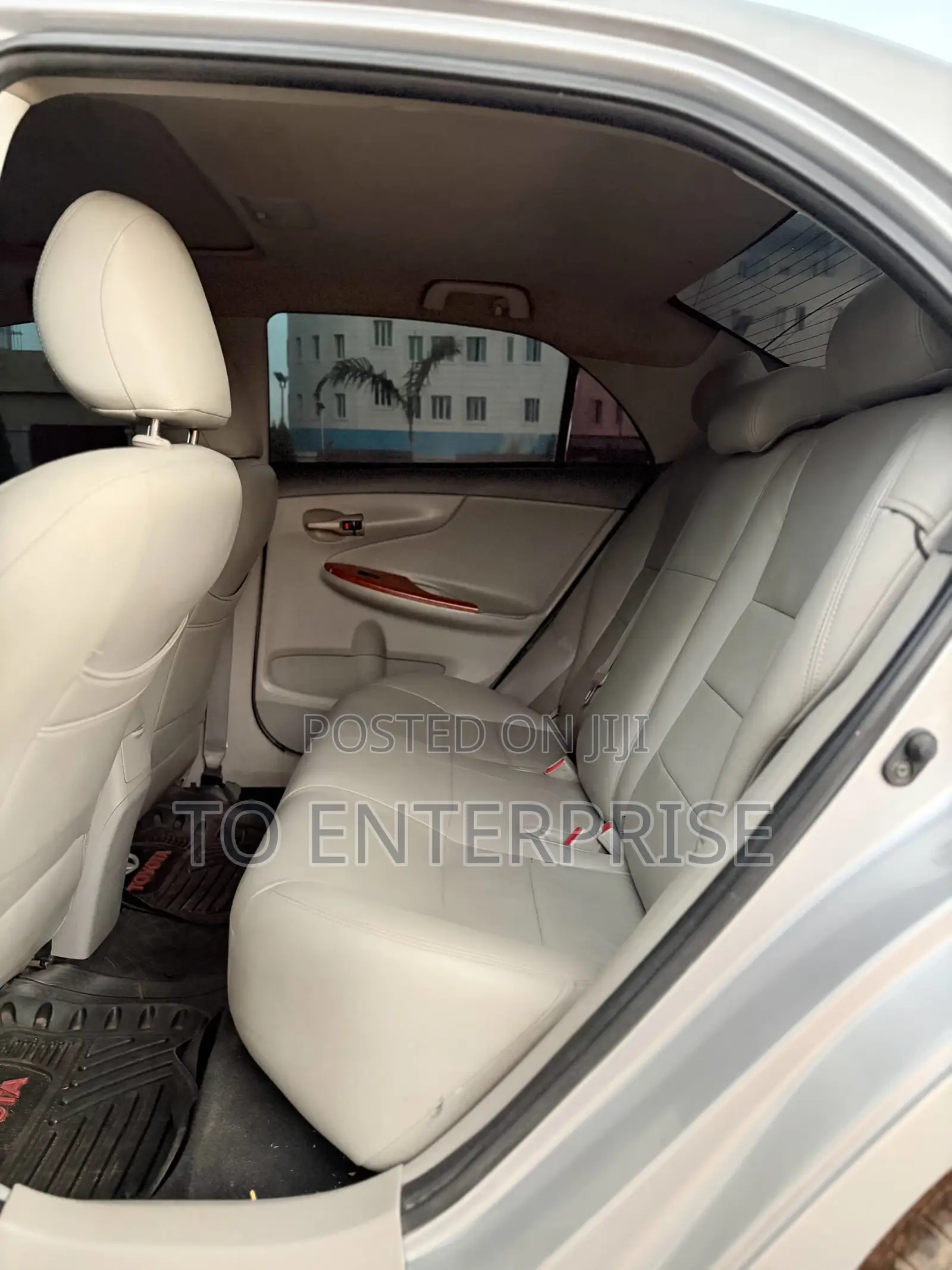 Toyota Corolla 2010 Silver