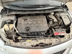 Toyota Corolla 2010 Silver