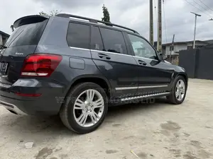 Mercedes-Benz GLK-Class Base GLK 350 4dr AWD 4MATIC (3.5L 6cyl 7A) 2015