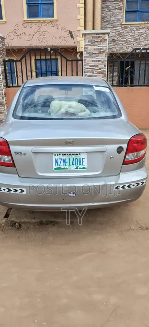 Kia Rio Sedan 2004 Gray