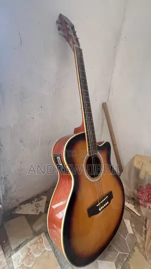 Ultimate Japan Semi Acoustic Guitar 39 Inches