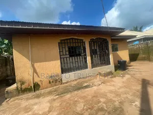 6bdrm House in Benin City for sale