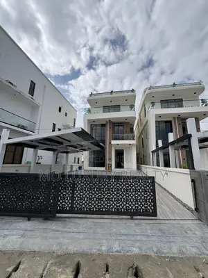 5bdrm Duplex in Chevron for sale