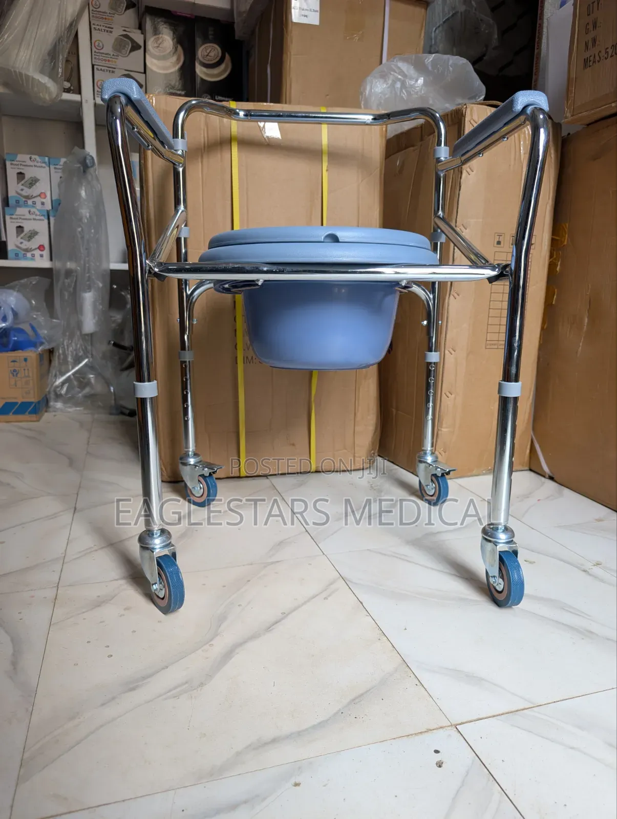 Comode Chair