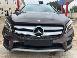 Mercedes-Benz GLA-Class 2015 Brown