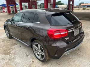 Mercedes-Benz GLA-Class 2015 Brown