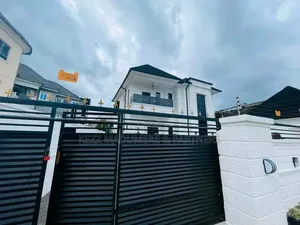 4bdrm Duplex in Inside An Estate, for sale
