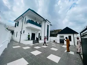 4bdrm Duplex in Inside An Estate, for sale