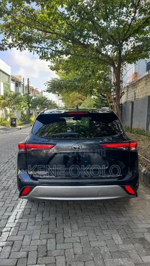Toyota Highlander 2022 Black