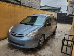 Toyota Sienna LE FWD 2006 Blue