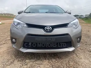 Toyota Corolla LE 4dr Sedan (1.8L 4cyl CVT) 2015 Gray