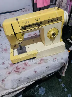 Vintage Singer Multi-Stitch Electric Sewing Machine