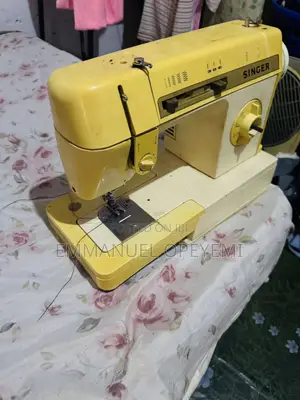 Vintage Singer Multi-Stitch Electric Sewing Machine