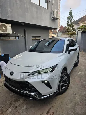 Toyota Venza 2024 White