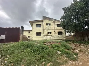 12bdrm Block of Flats in Akinyemi, Ring Road for sale