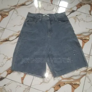Three Quarters Jeans