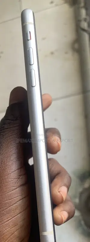 Apple iPhone 11 64 GB White