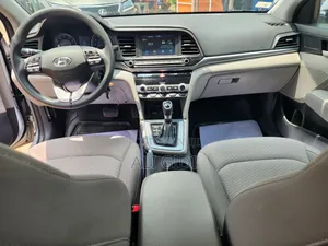 Hyundai Elantra 2020 Silver
