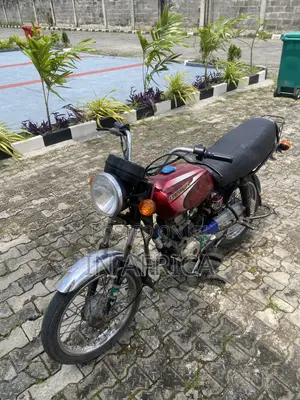 Bajaj Boxer 2025 Beige