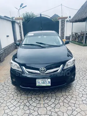 Toyota Corolla LE 4dr Sedan (1.8L 4cyl 4A) 2012 Black