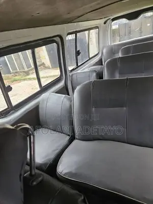 Toyota HiAce 2005 White