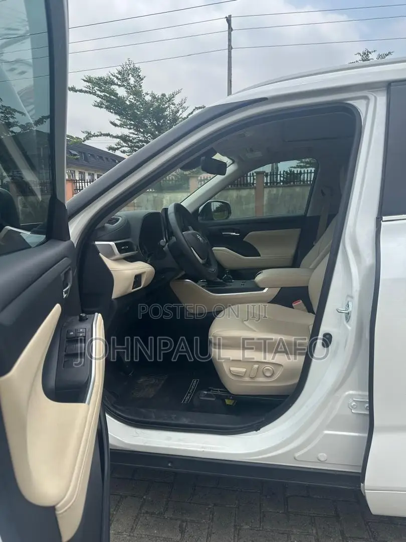 Toyota Highlander 2024 White