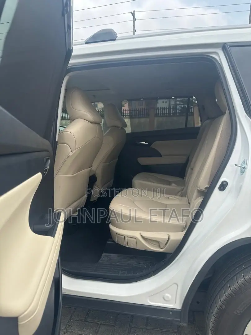 Toyota Highlander 2024 White