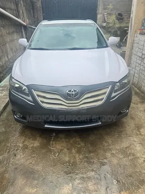 Toyota Camry XLE 4dr Sedan (2.5L 4cyl 6AM) 2010