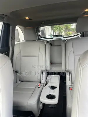 Toyota Highlander Limited 4dr SUV AWD (3.5L 6cyl 6A) 2014 Gray