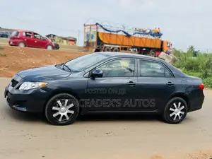Toyota Corolla LE 4dr Sedan (1.8L 4cyl 4A) 2010 Gray