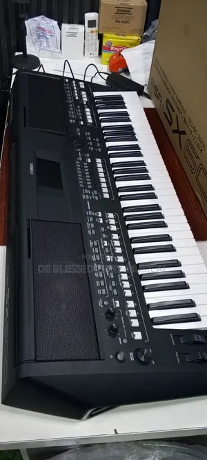 Yamaha PSR SX 600