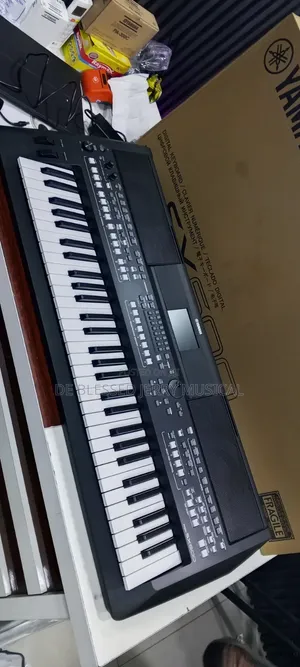 Yamaha PSR SX 600